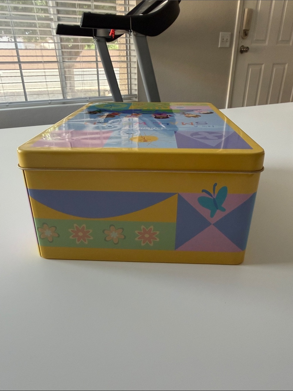 Disney Small World Tin Box - Picture 4 of 8
